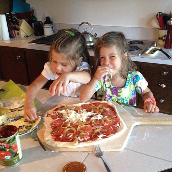 making-pizza