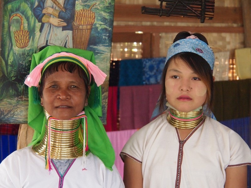 padaung-women