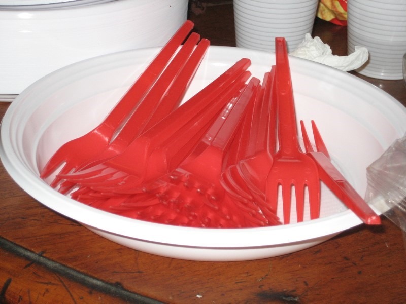 7-plastic-utensils plastic-utensils
