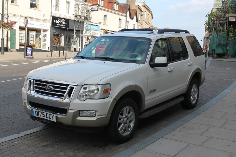 5-white-suv